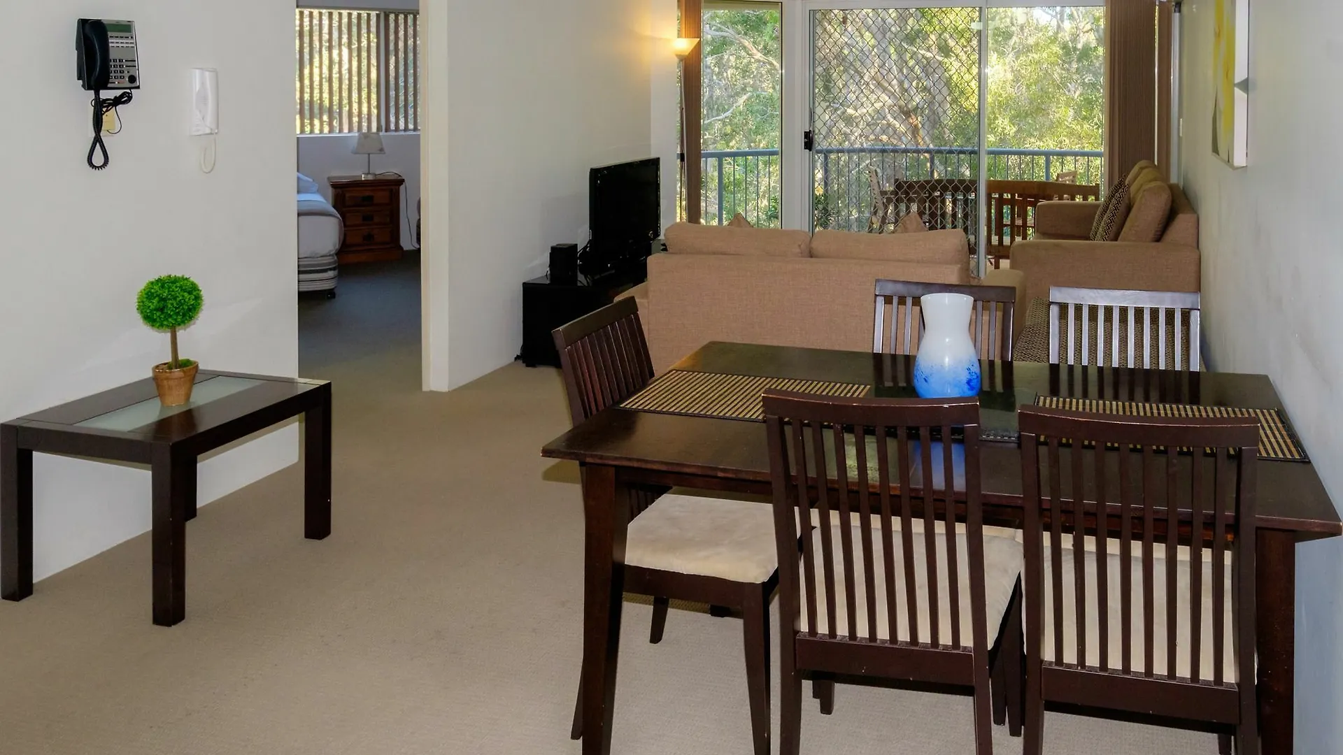 Sanctuary Lake Apartments Gold Coast 4*,
