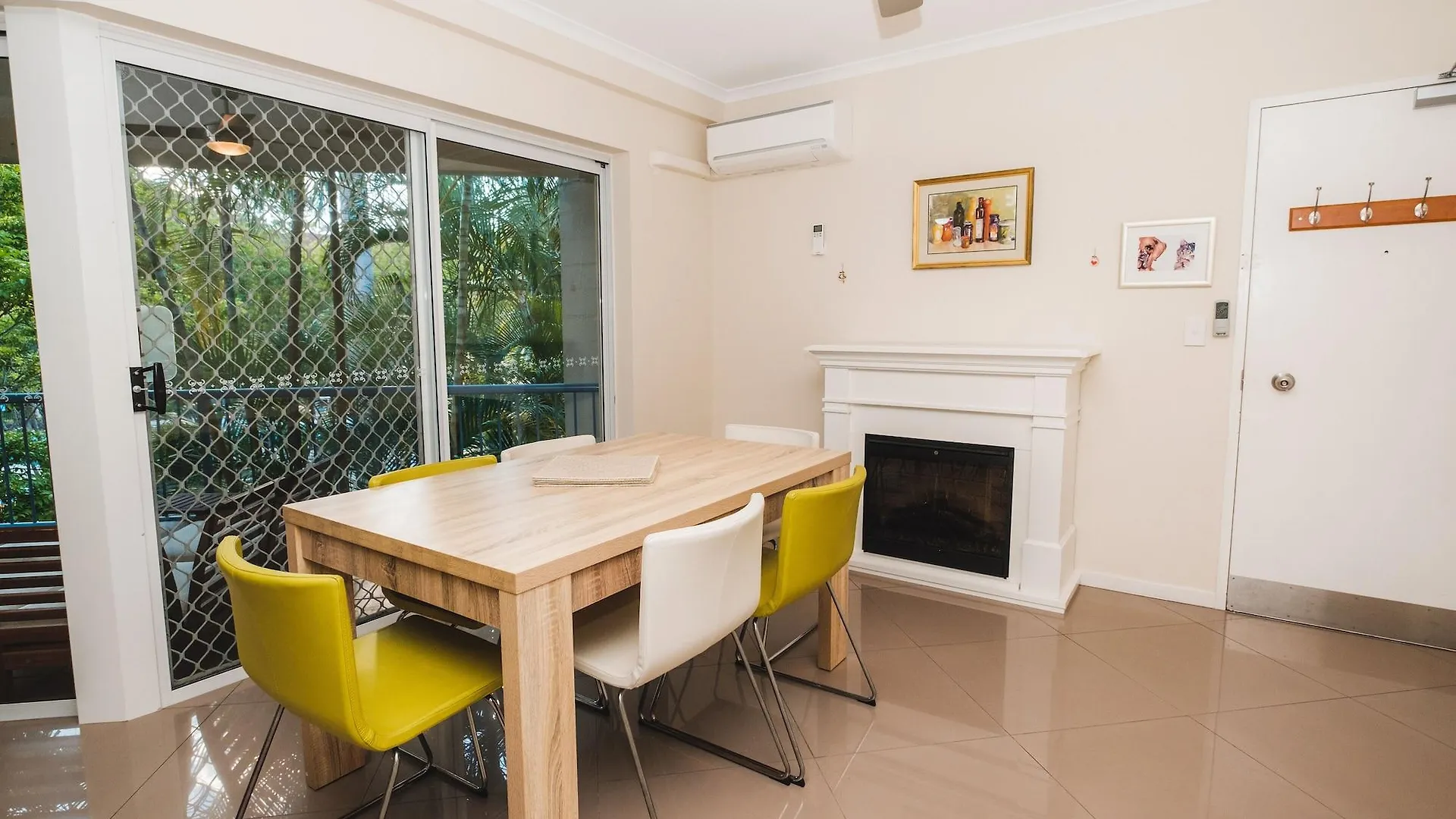 Sanctuary Lake Apartments Gold Coast 4*,
