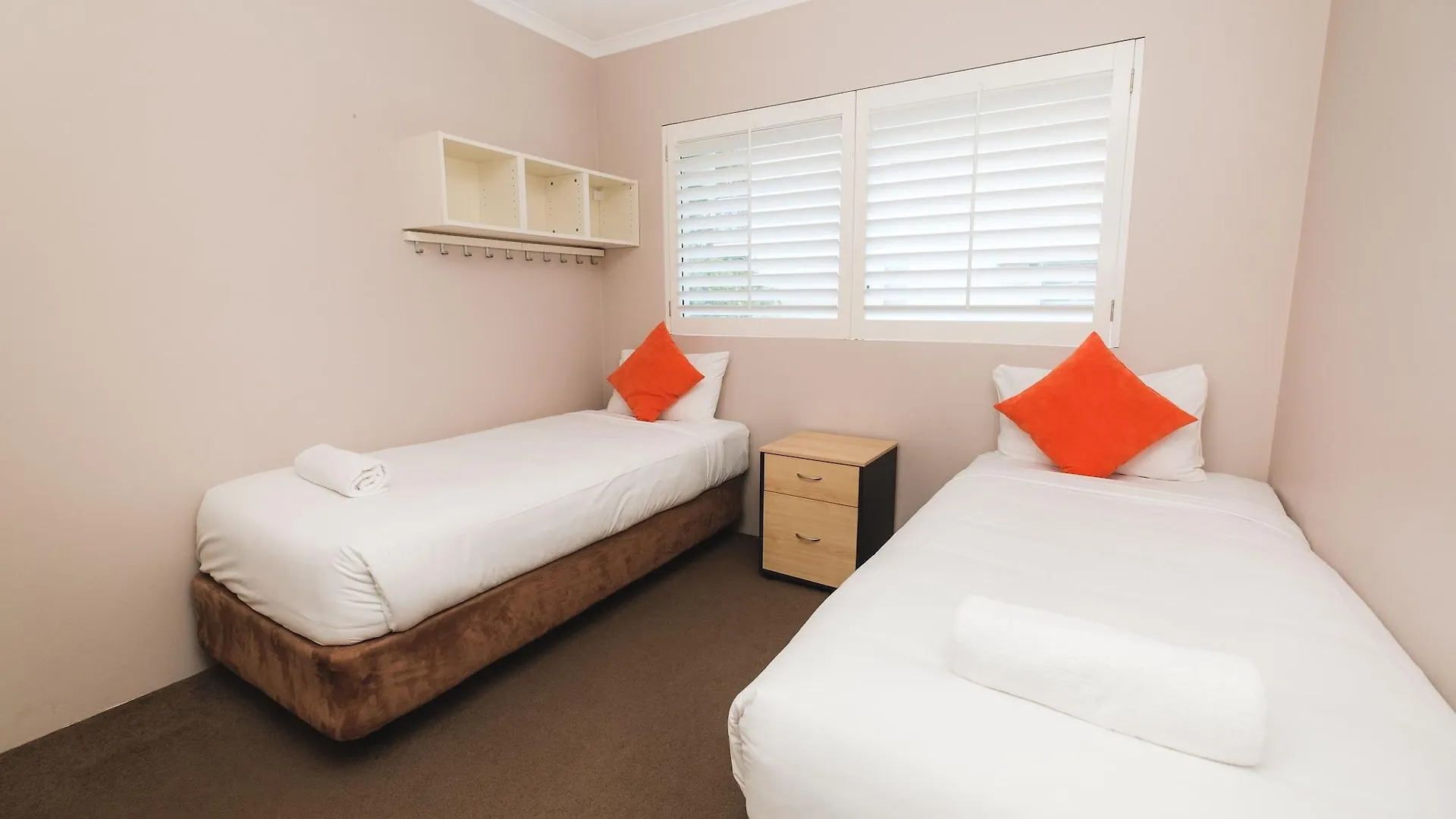 Sanctuary Lake Apartments Gold Coast Aparthotel