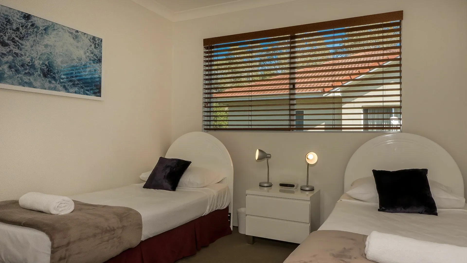 Sanctuary Lake Apartments Gold Coast Aparthotel