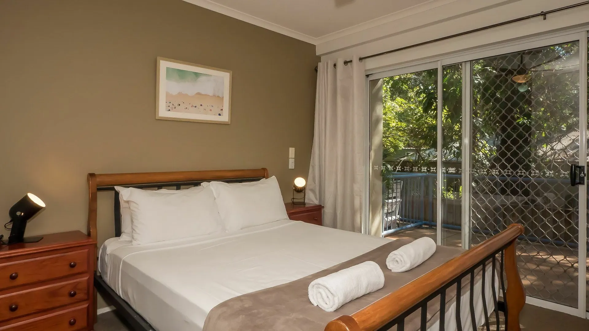 Aparthotel Sanctuary Lake Apartments Gold Coast