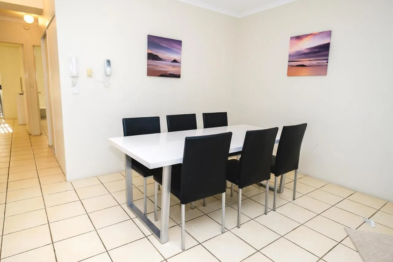 Sanctuary Lake Apartments Gold Coast 4*,